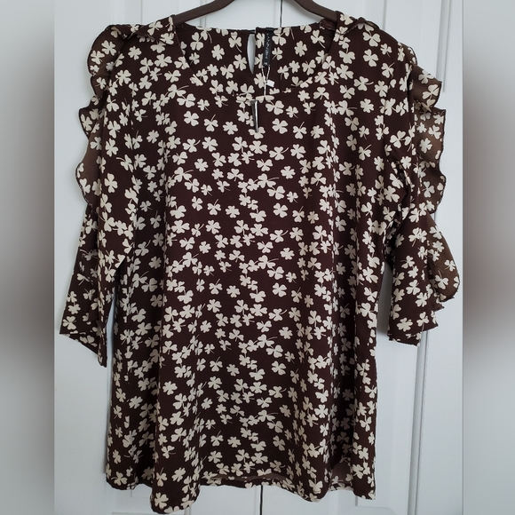 Tops - Ruffle sleeve floral blouse Brown